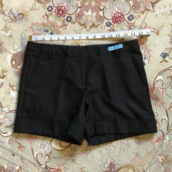 Poleci Dressy Cuffed Short - Picture 4 of 12